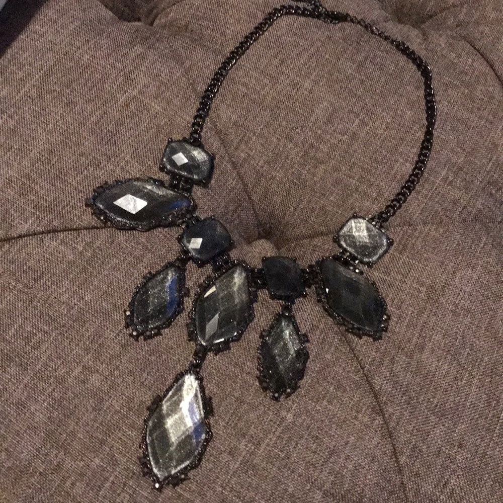 Gray get statement necklace